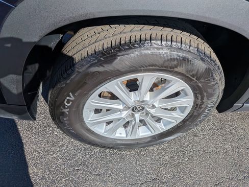 Certified 2024 Toyota Grand Highlander XLE image 9