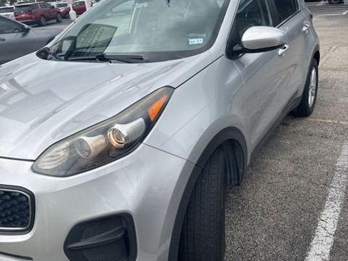 Used 2017 Kia Sportage LX image 4