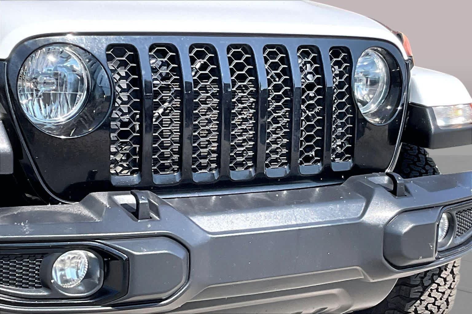 Used 2022 Jeep Gladiator Sport AWD/4WD image 26