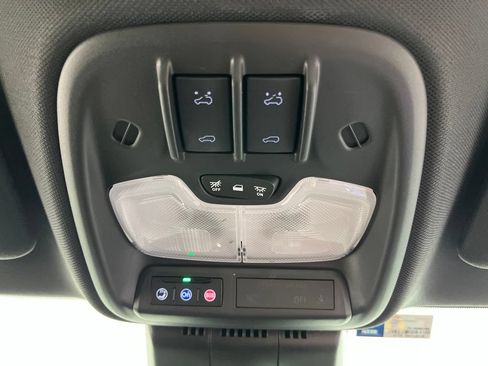 Certified 2024 Chevrolet Colorado ZR2 w/ ZR2 Convenience Package III AWD/4WD image 17