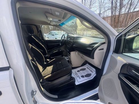 Used 2014 RAM C/V Tradesman image 33