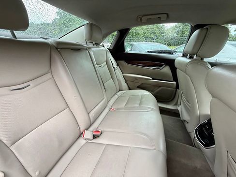 Used 2014 Cadillac XTS Luxury FWD image 32