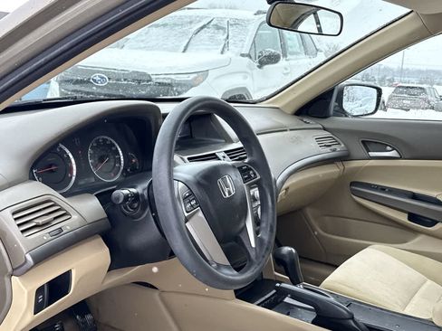 Used 2010 Honda Accord LX-P image 2