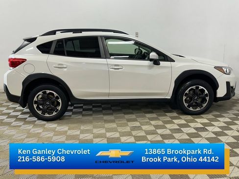 Used 2021 Subaru Crosstrek 2.0i Premium w/ Moonroof Package AWD/4WD image 4