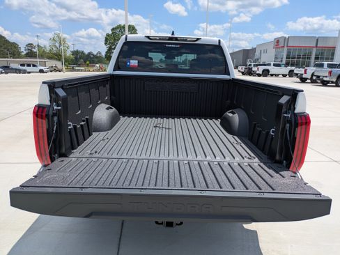 New 2025 Toyota Tundra SR image 7