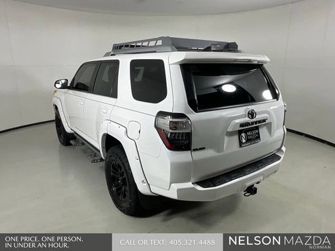 Used 2016 Toyota 4Runner SR5 AWD/4WD image 8