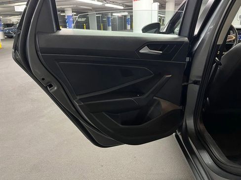 Used 2023 Volkswagen Jetta SE w/ Panoramic Sunroof Package FWD image 20