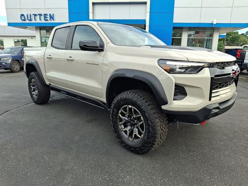 New 2026 Chevrolet Colorado ZR2 w/ Technology Package AWD/4WD image 2