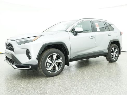 New 2025 Toyota RAV4 SE image 6