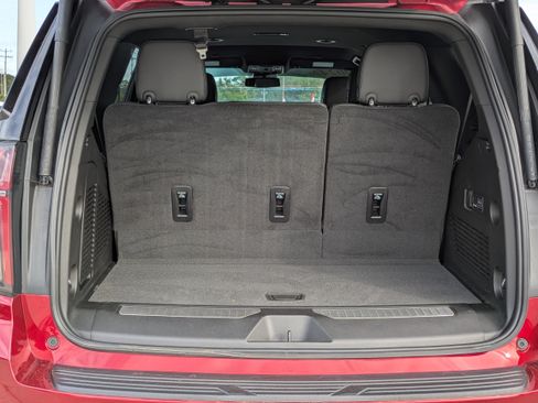 Used 2024 Chevrolet Tahoe Z71 w/ Luxury Package image 9