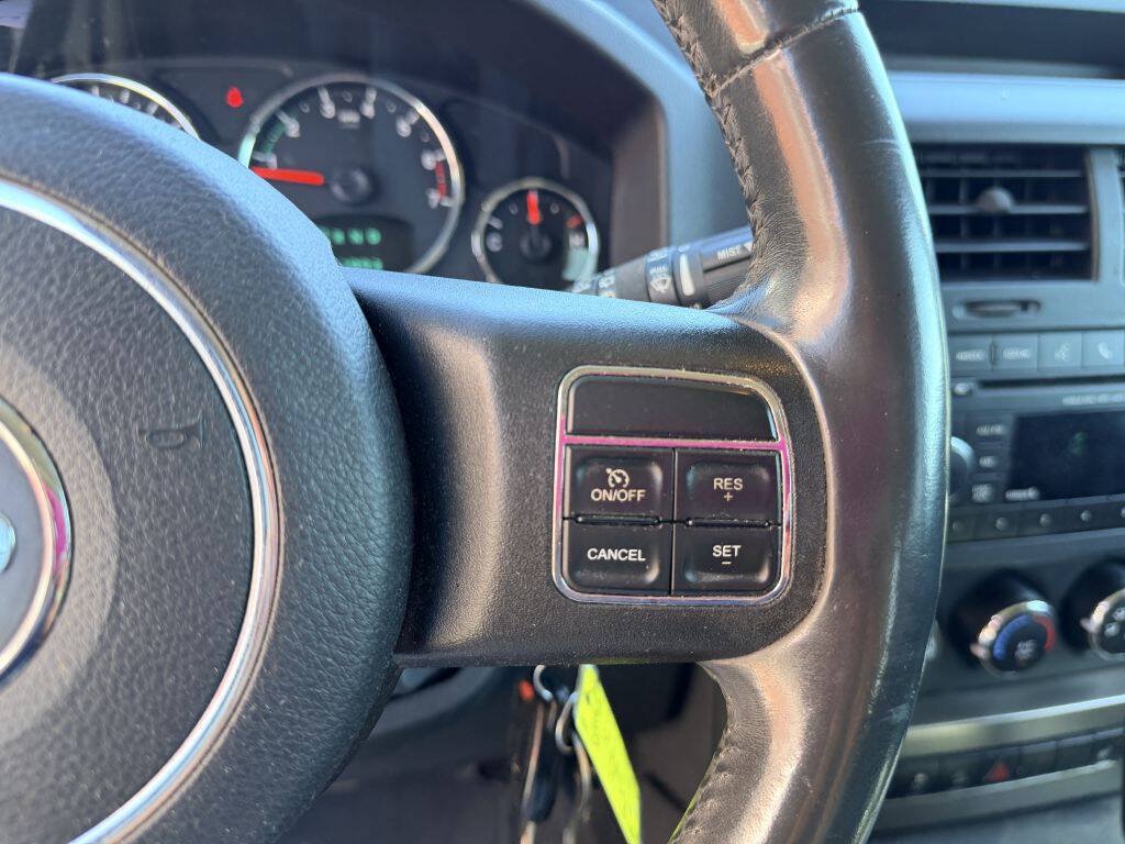 Used 2012 Jeep Liberty Sport AWD/4WD image 14