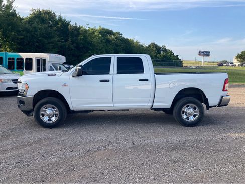 Used 2024 RAM 2500 Tradesman w/ Chrome Appearance Group AWD/4WD image 2