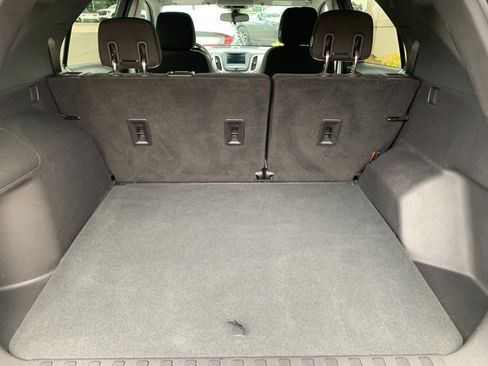 Used 2019 Chevrolet Equinox LS w/ LS Convenience Package AWD/4WD image 9