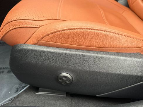 Used 2025 Mercedes-Benz C 300 Sedan image 14