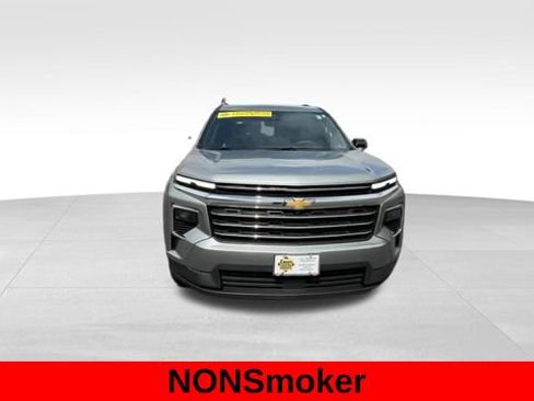 Used 2025 Chevrolet Traverse LT AWD/4WD image 12