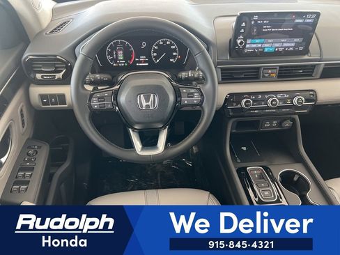 New 2025 Honda Pilot Touring image 13