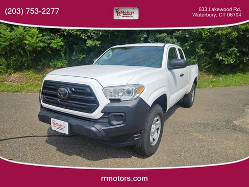 Used 2018 Toyota Tacoma SR image 1