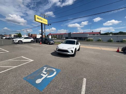 Used 2025 Buick Envista Sport Touring image 16