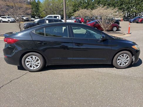 Used 2018 Hyundai Elantra SE image 8