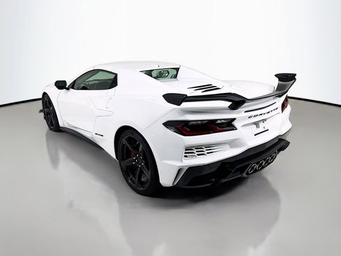 Used 2026 Chevrolet Corvette Z06 RWD image 5