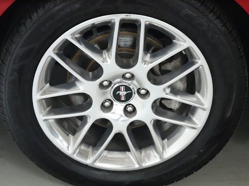 Used 2013 Ford Mustang Premium image 31