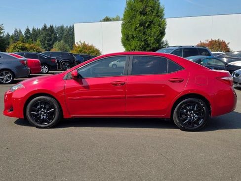 Used 2017 Toyota Corolla LE w/ Carpet Mat Package (TMS) FWD image 7