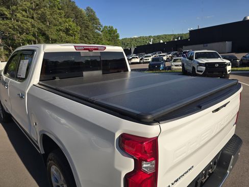 Used 2025 Chevrolet Silverado 1500 LTZ w/ LTZ Premium Package AWD/4WD image 11