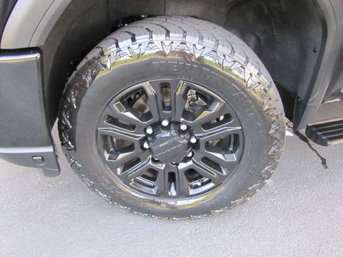 Used 2023 GMC Sierra 3500 Denali w/ Denali Black Diamond Edition AWD/4WD image 35