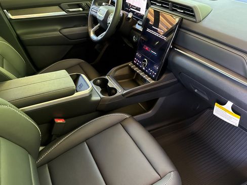 New 2026 GMC Terrain Denali w/ LPO, Floor Liner Package AWD/4WD image 17