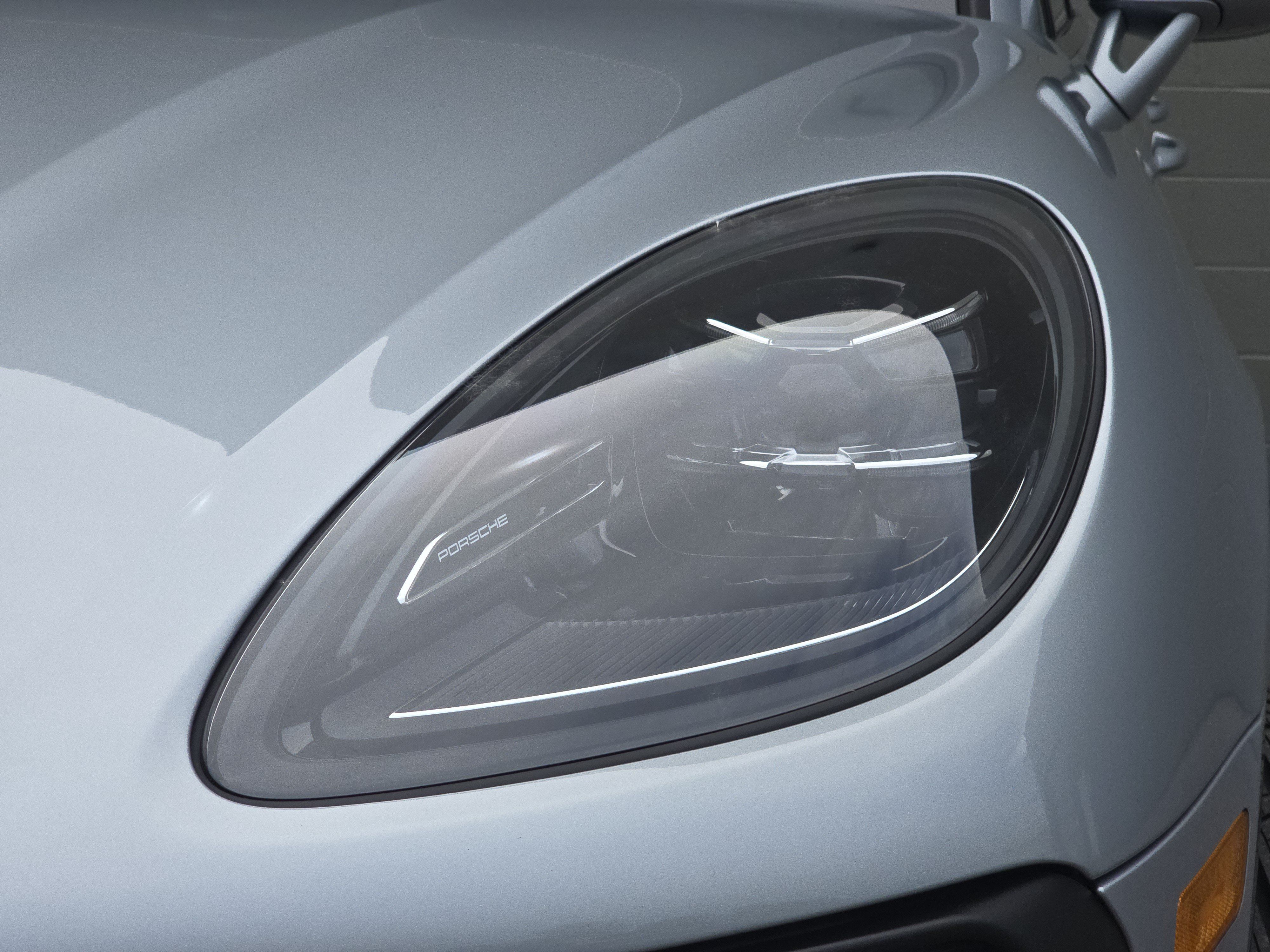 Certified 2026 Porsche Macan AWD/4WD image 18