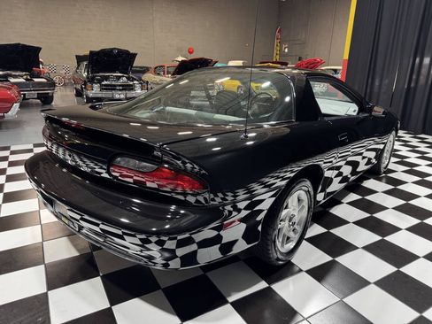 Used 1993 Chevrolet Camaro Z28 RWD image 12