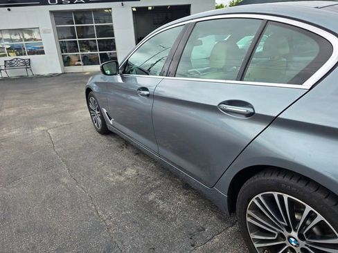 Used 2017 BMW 530i xDrive AWD/4WD image 4