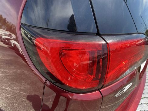 Used 2023 Chrysler Voyager LX FWD image 11