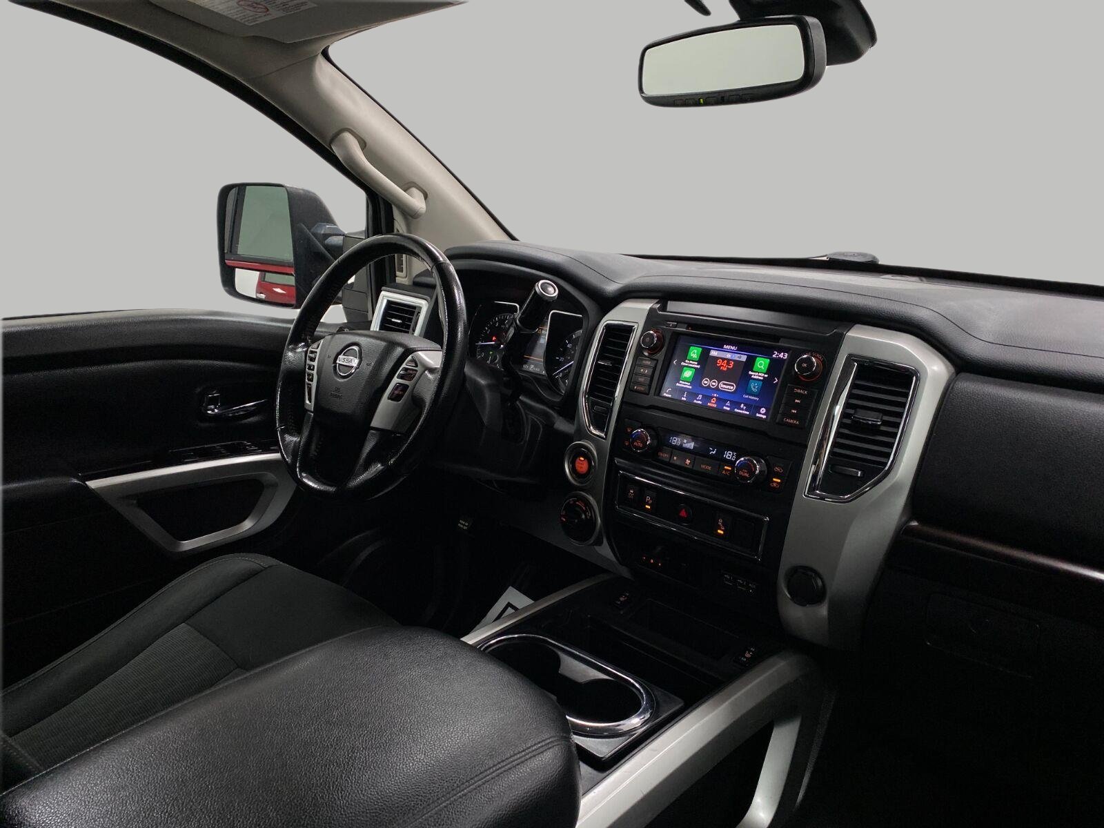 Used 2019 Nissan Titan SV AWD/4WD image 20