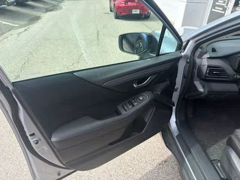 Used 2024 Subaru Outback Premium AWD/4WD image 19