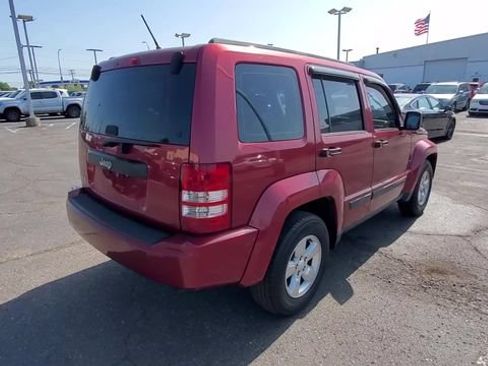 Used 2012 Jeep Liberty Sport AWD/4WD image 8