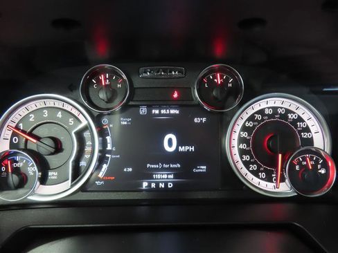 Used 2018 RAM 1500 Classic SLT w/ Luxury Group image 19