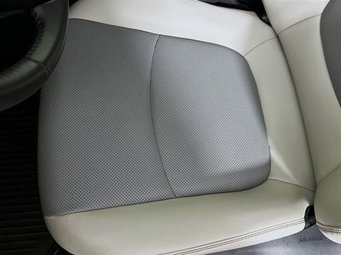 Used 2025 Toyota RAV4 Limited w/ Advanced Technology Package image 20