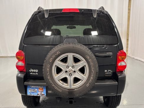 Used 2004 Jeep Liberty Limited w/ 17" Chrome Wheel & Tire Group image 6