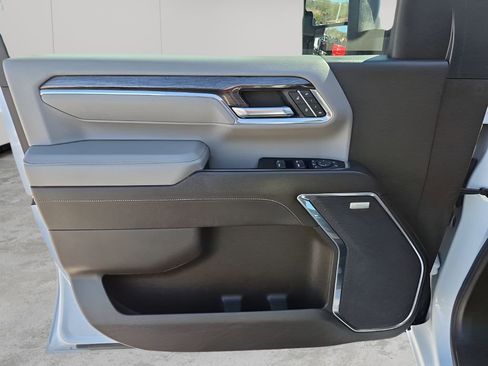 Used 2024 Chevrolet Silverado 2500 LTZ w/ LTZ Premium Package image 26