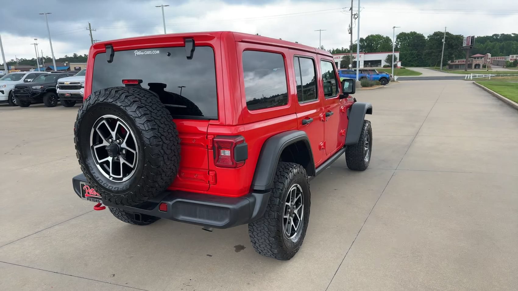 Used 2025 Jeep Wrangler Unlimited Rubicon AWD/4WD image 7