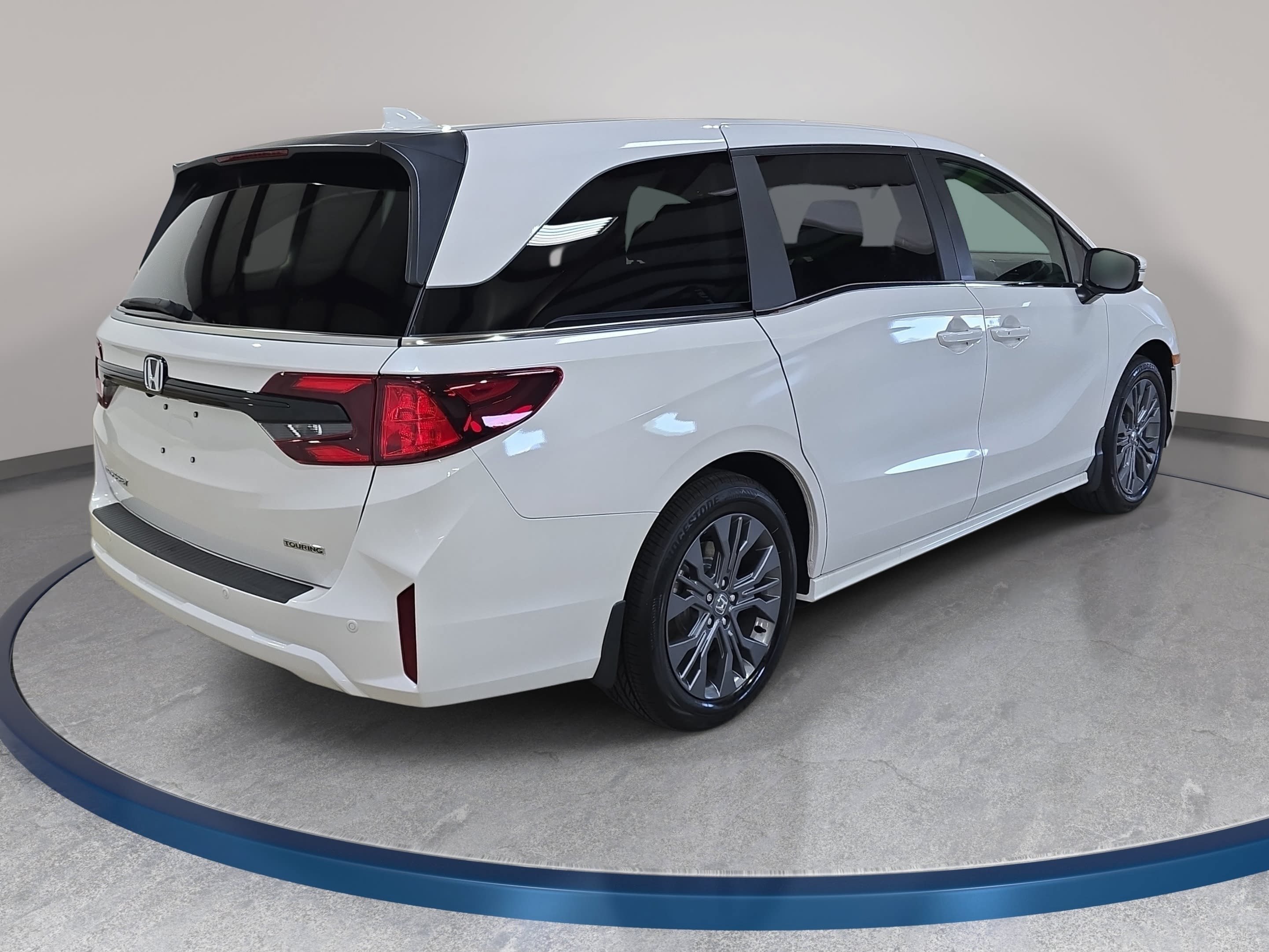 New 2026 Honda Odyssey Touring image 6