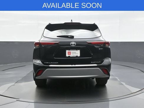 Certified 2026 Toyota Highlander Platinum AWD/4WD image 6