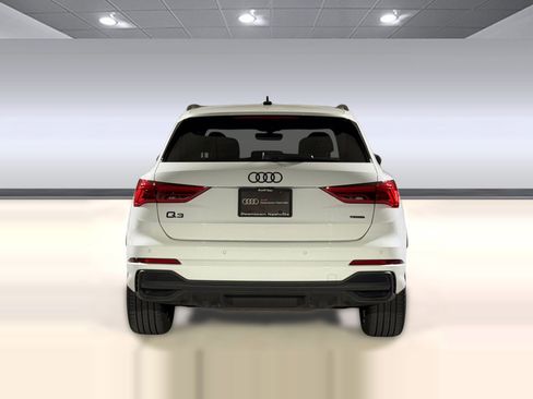 Certified 2025 Audi Q3 2.0T Premium Plus w/ Premium Plus Package AWD/4WD image 10