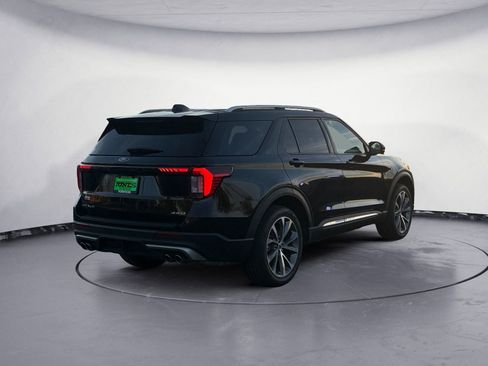 Used 2025 Ford Explorer Platinum w/ Ultimate Package AWD/4WD image 5