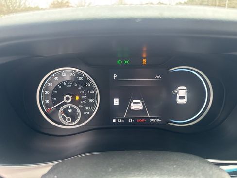 Used 2024 Genesis G70 2.5T image 3