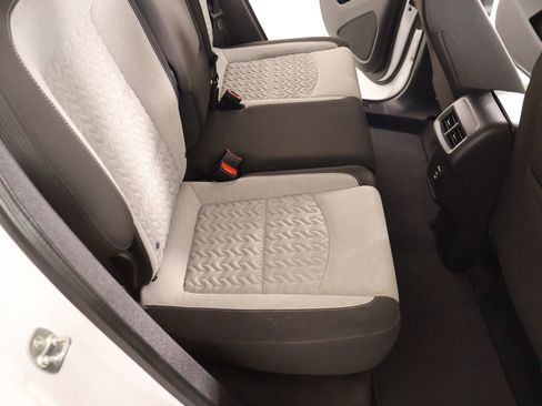 Used 2024 Chevrolet Equinox LT image 13