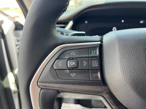Used 2023 Jeep Grand Cherokee L Limited w/ Luxury Tech Group II AWD/4WD image 19