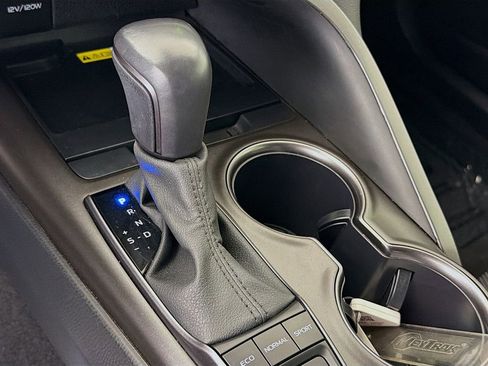 Used 2024 Toyota Camry XSE w/ Navigation Package image 21