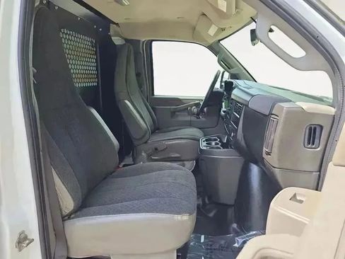 Used 2023 GMC Savana 2500 w/ Driver Convenience Package image 15